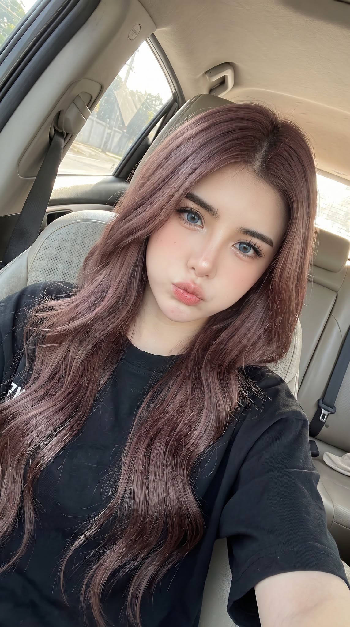 Tạo Ảnh Selfie Trong Ô Tô – Cô Gái Tóc Dài Phong Cách Hàn Quốc Dễ Thương - Ảnh mẫu tham khảo