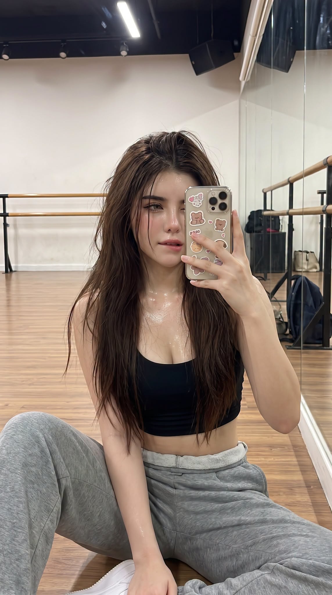 Tạo Ảnh Selfie Trong Phòng Tập Gym - Ảnh mẫu tham khảo
