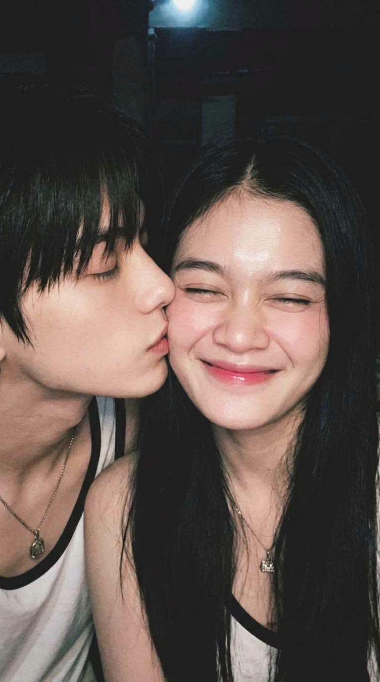Khoảnh khắc tình yêu ngọt ngào - Ảnh mẫu tham khảo