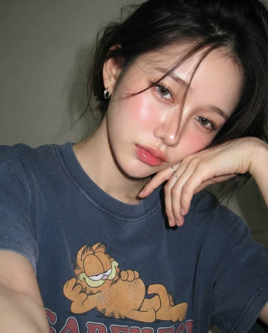 Mẫu ảnh AI Tạo Ảnh Cô Gái Selfie Tự Nhiên | Concept Nữ Sinh Hàn Quốc AI - Nàng Thơ